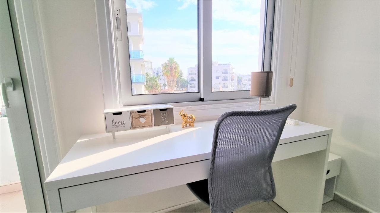 Spacious Lightflooded 2Br Apt / Near Center & Harbour Ларнака Екстер'єр фото