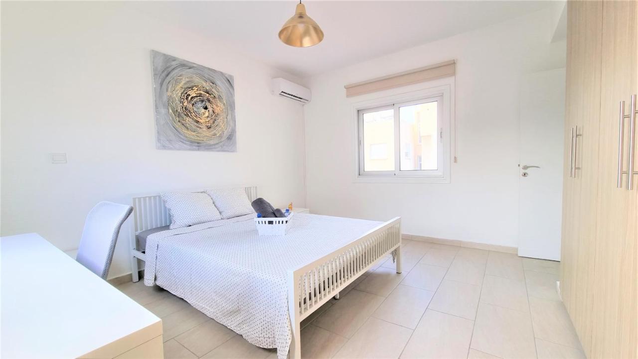 Spacious Lightflooded 2Br Apt / Near Center & Harbour Ларнака Екстер'єр фото